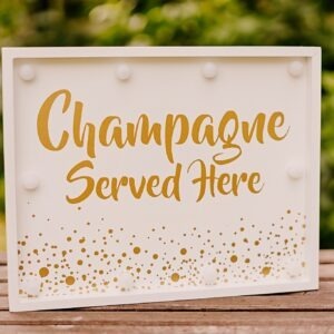 Silt "Champagne served here"